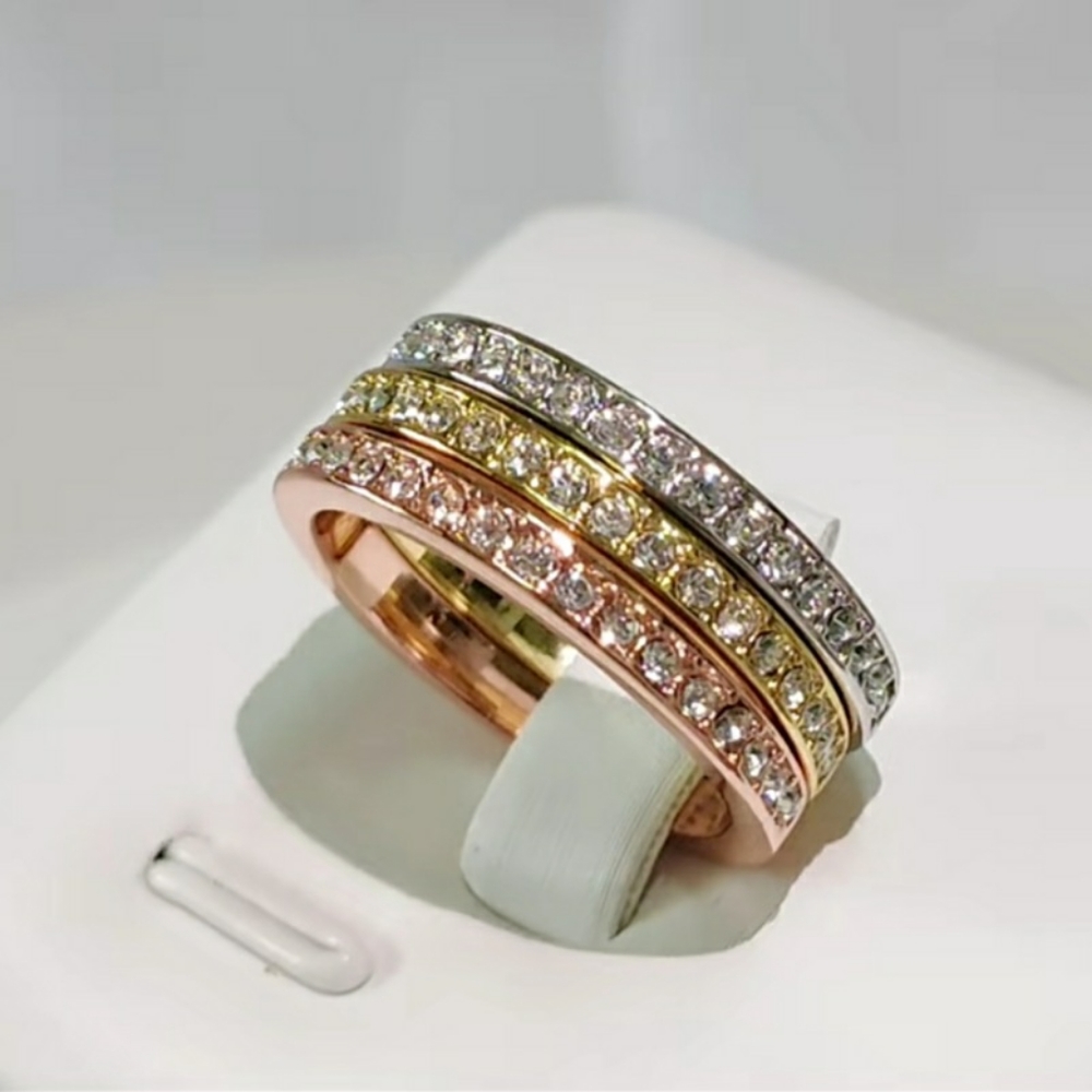 3x2.5mm wide Gold on Sterling Silver, Three Swarovski Crystal Rings, Tri-Colour - Picture 12 of 16